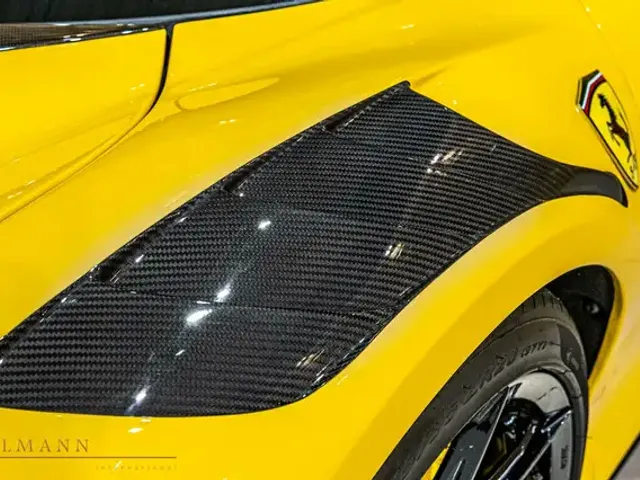 Ferrari SF90 Spider