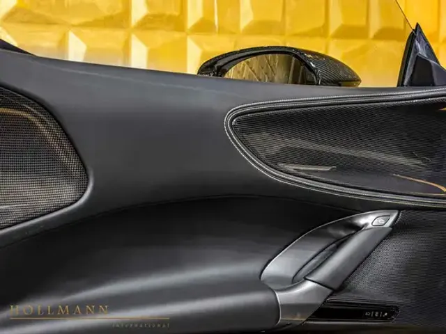 Ferrari SF90 Spider