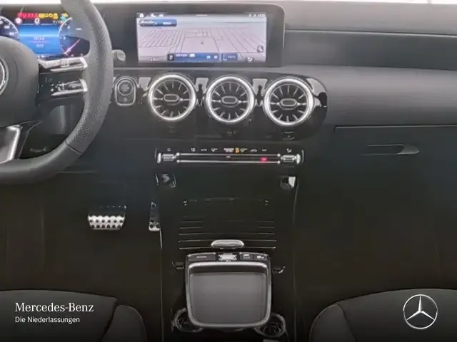 Mercedes-Benz A 220