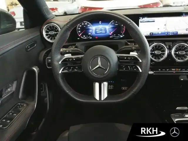 Mercedes-Benz CLA 180