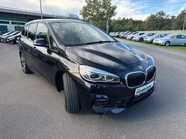 BMW 218
