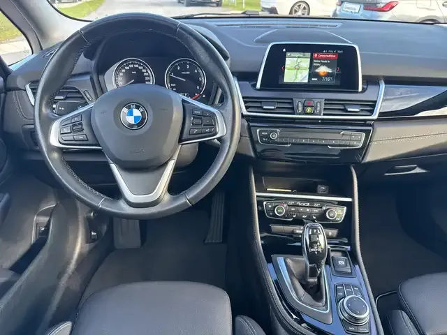 BMW 218