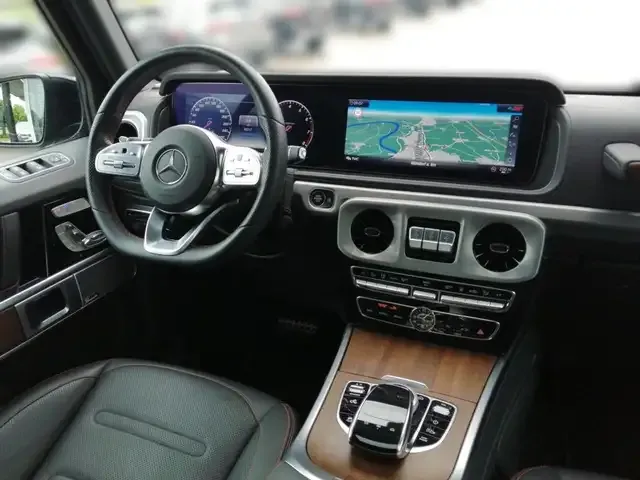 Mercedes-Benz G 500