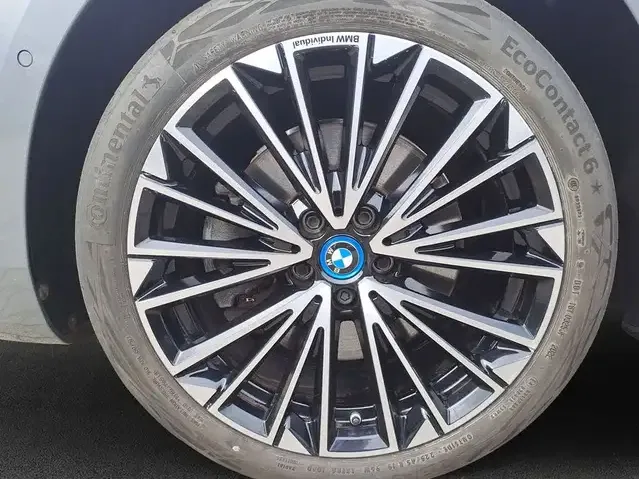 BMW 230
