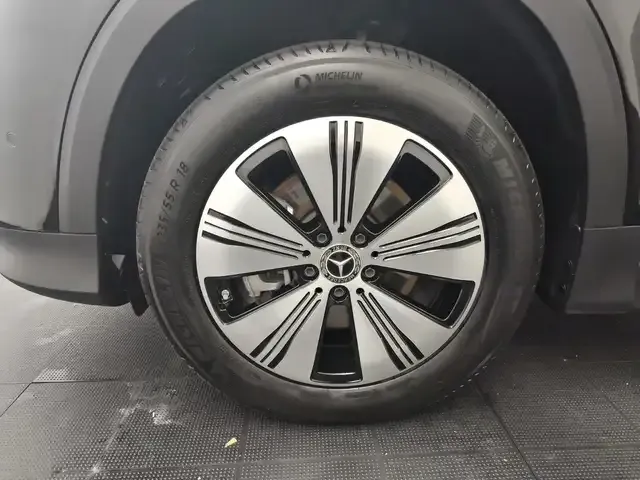 Mercedes-Benz EQB 300