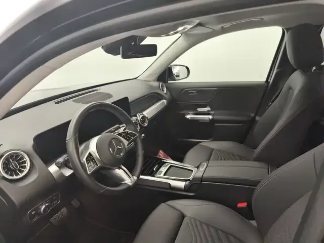 Mercedes-Benz EQB 300