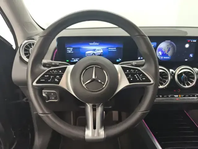 Mercedes-Benz EQB 300