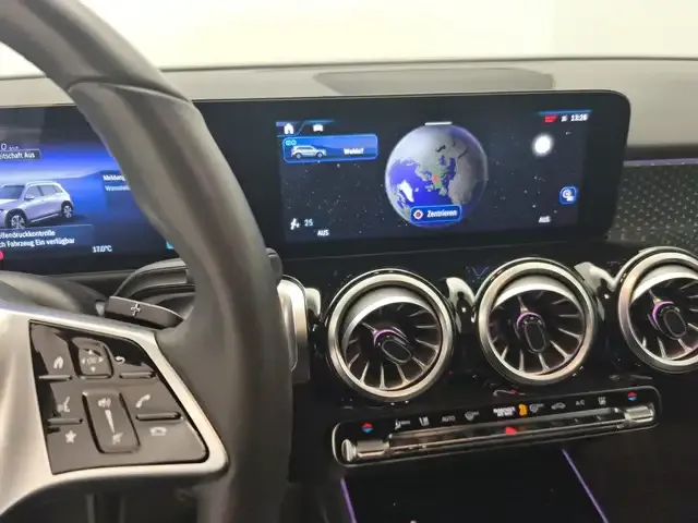 Mercedes-Benz EQB 300