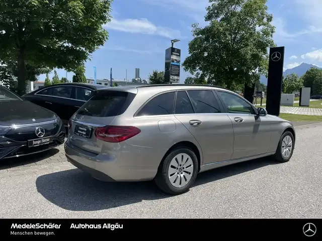 Mercedes-Benz C 220