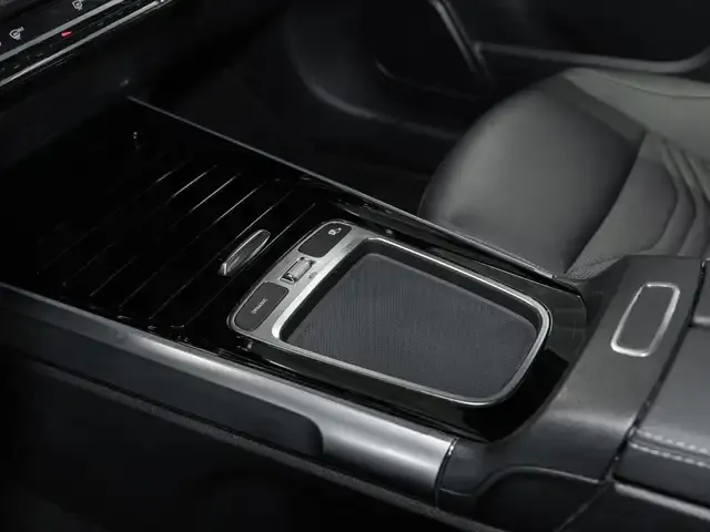 Mercedes-Benz EQB 300