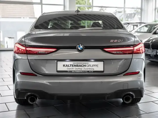 BMW 220