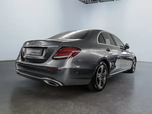 Mercedes-Benz E 200