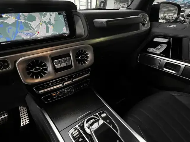 Mercedes-Benz G 400