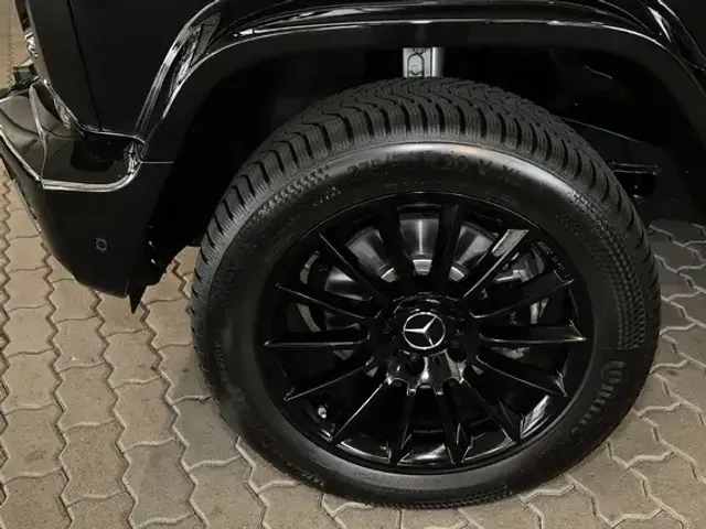 Mercedes-Benz G 400