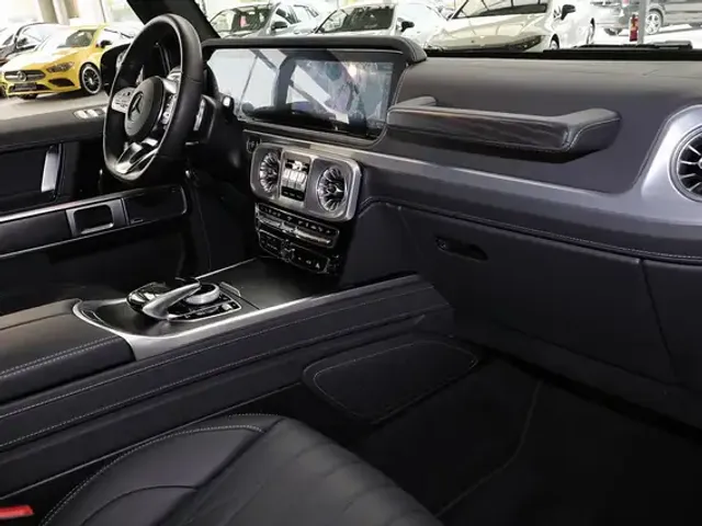 Mercedes-Benz G 400