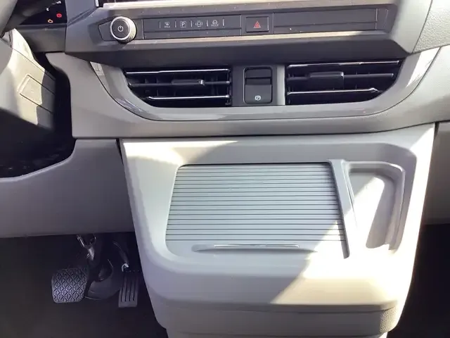 Volkswagen T7 Caravelle