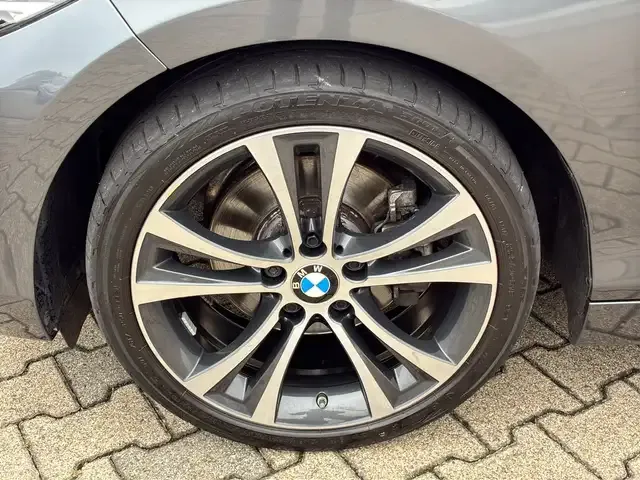 BMW 220