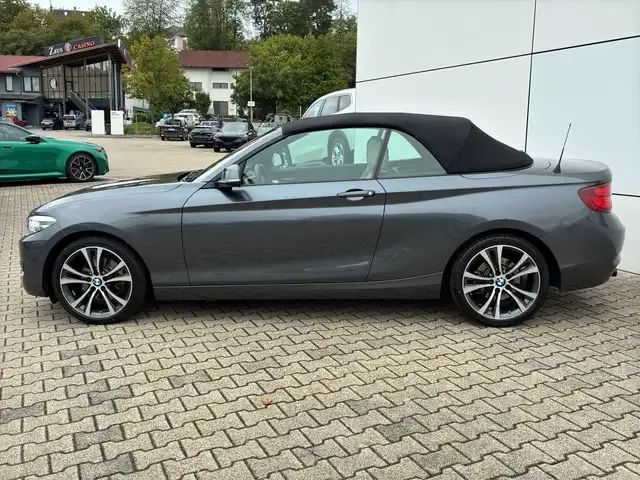 BMW 220