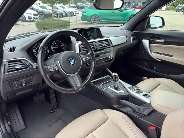 BMW 220