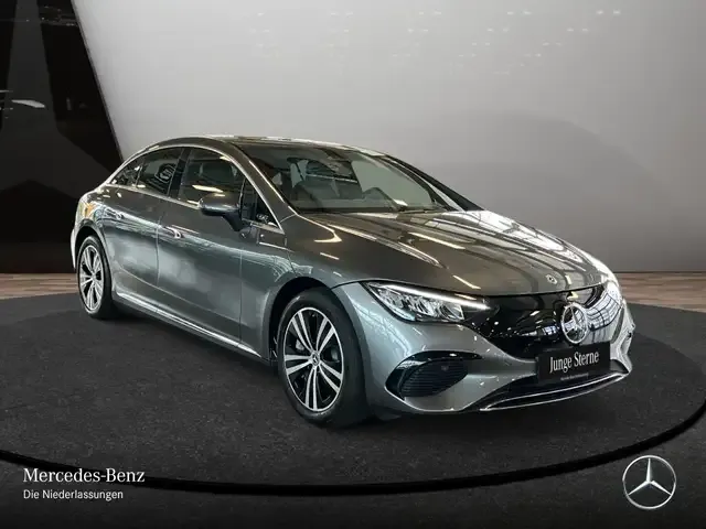 Mercedes-Benz EQE 300