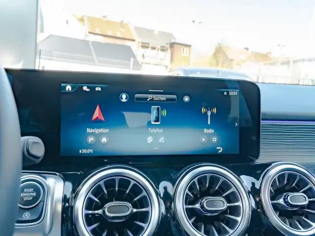 Mercedes-Benz GLB 200