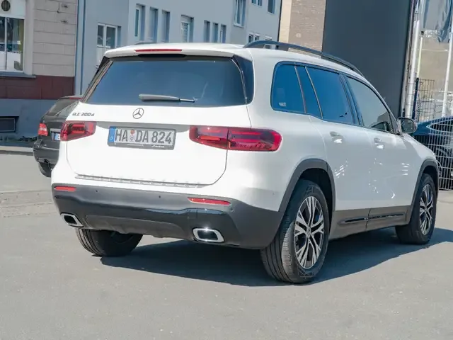 Mercedes-Benz GLB 200