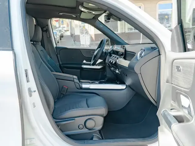Mercedes-Benz GLB 200