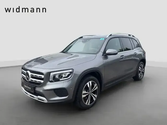Mercedes-Benz GLB 220