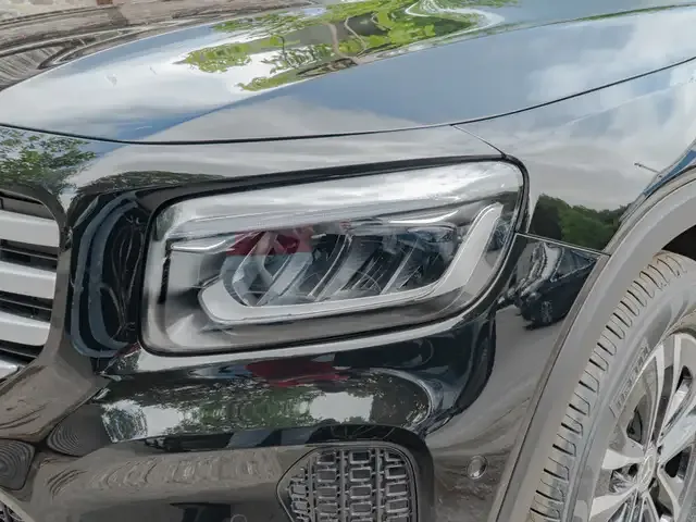 Mercedes-Benz GLB 200