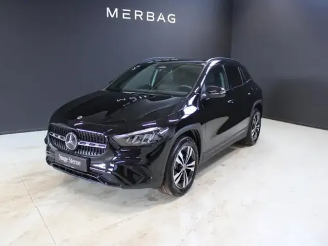 Mercedes-Benz GLA 200