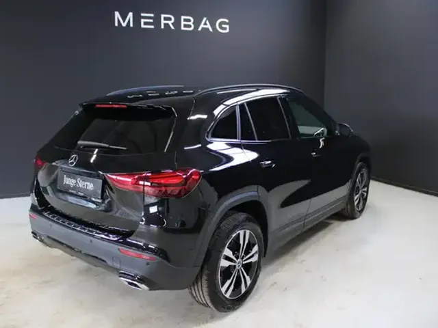 Mercedes-Benz GLA 200