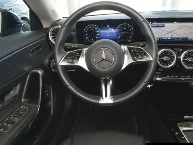 Mercedes-Benz CLA 180