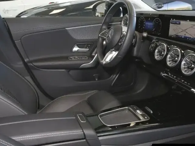 Mercedes-Benz CLA 180