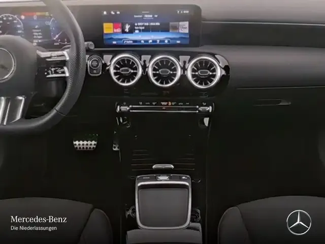 Mercedes-Benz A 220