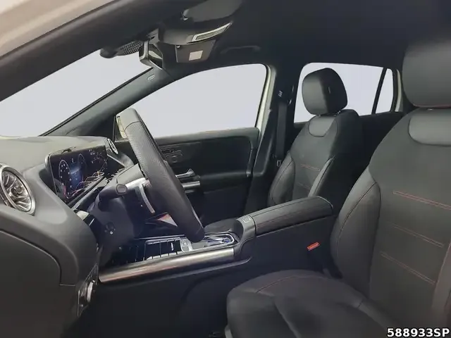 Mercedes-Benz GLA 220