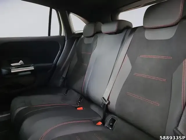 Mercedes-Benz GLA 220