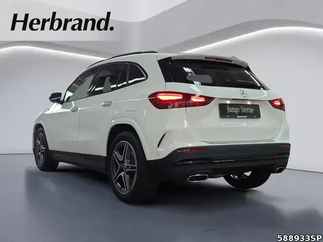 Mercedes-Benz GLA 220