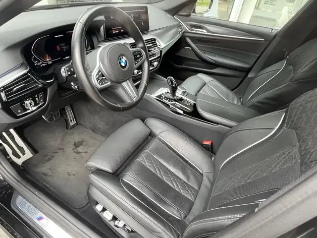 BMW M550