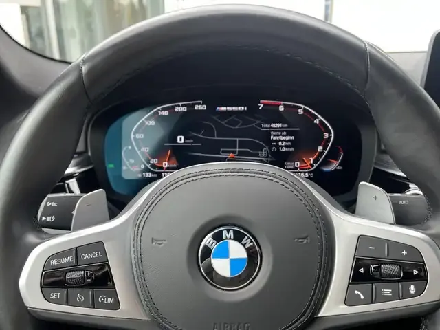 BMW M550