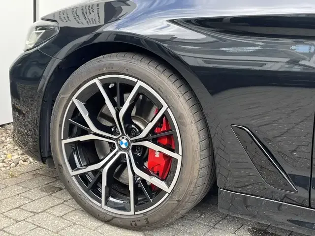BMW M550