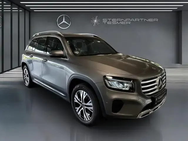 Mercedes-Benz GLB 200