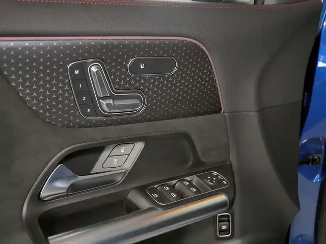 Mercedes-Benz EQA 300