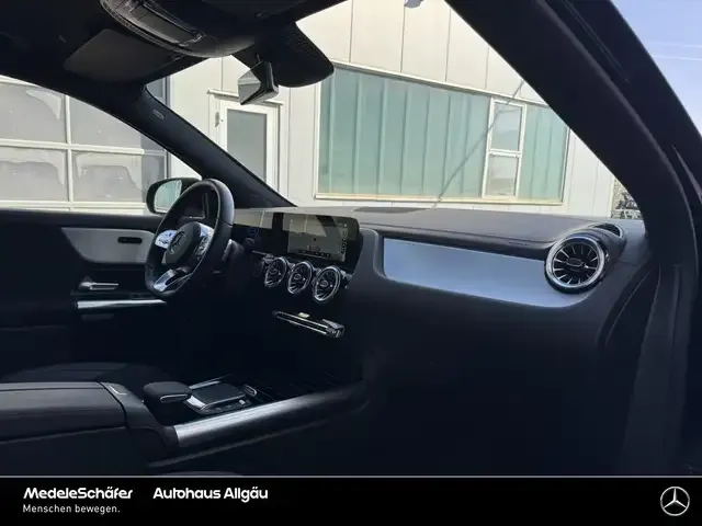 Mercedes-Benz EQA 300