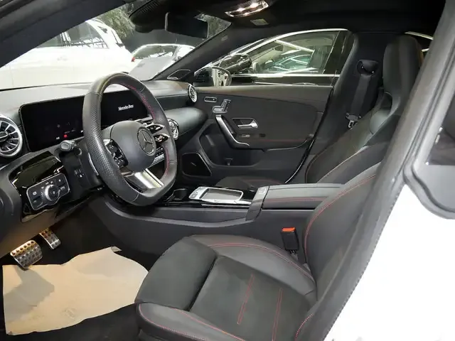 Mercedes-Benz CLA 180