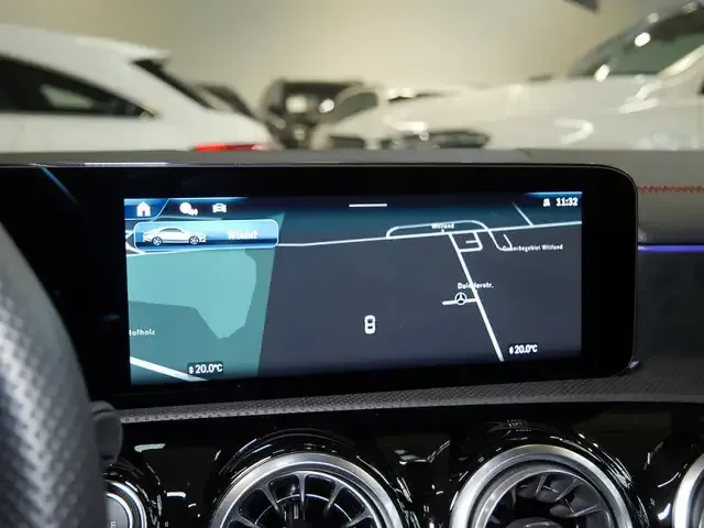 Mercedes-Benz CLA 180