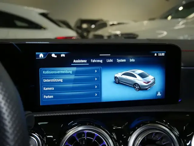 Mercedes-Benz CLA 180