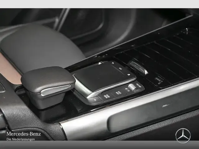 Mercedes-Benz EQB 300