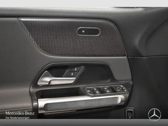 Mercedes-Benz EQB 300