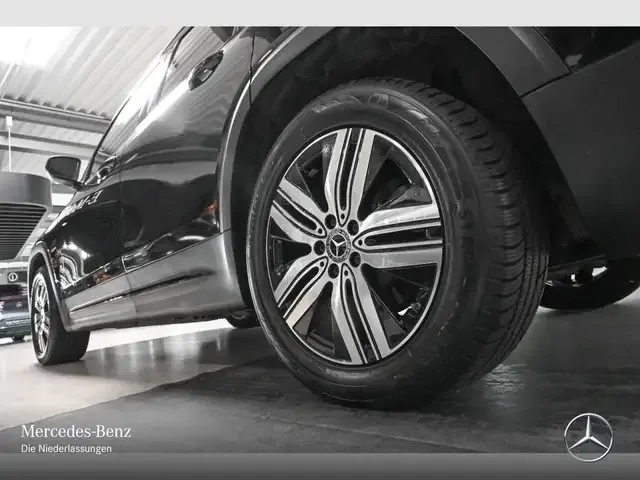 Mercedes-Benz EQB 300