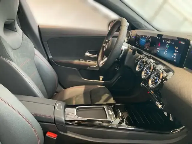 Mercedes-Benz CLA 220